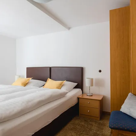 Kraehenberg 別荘 *